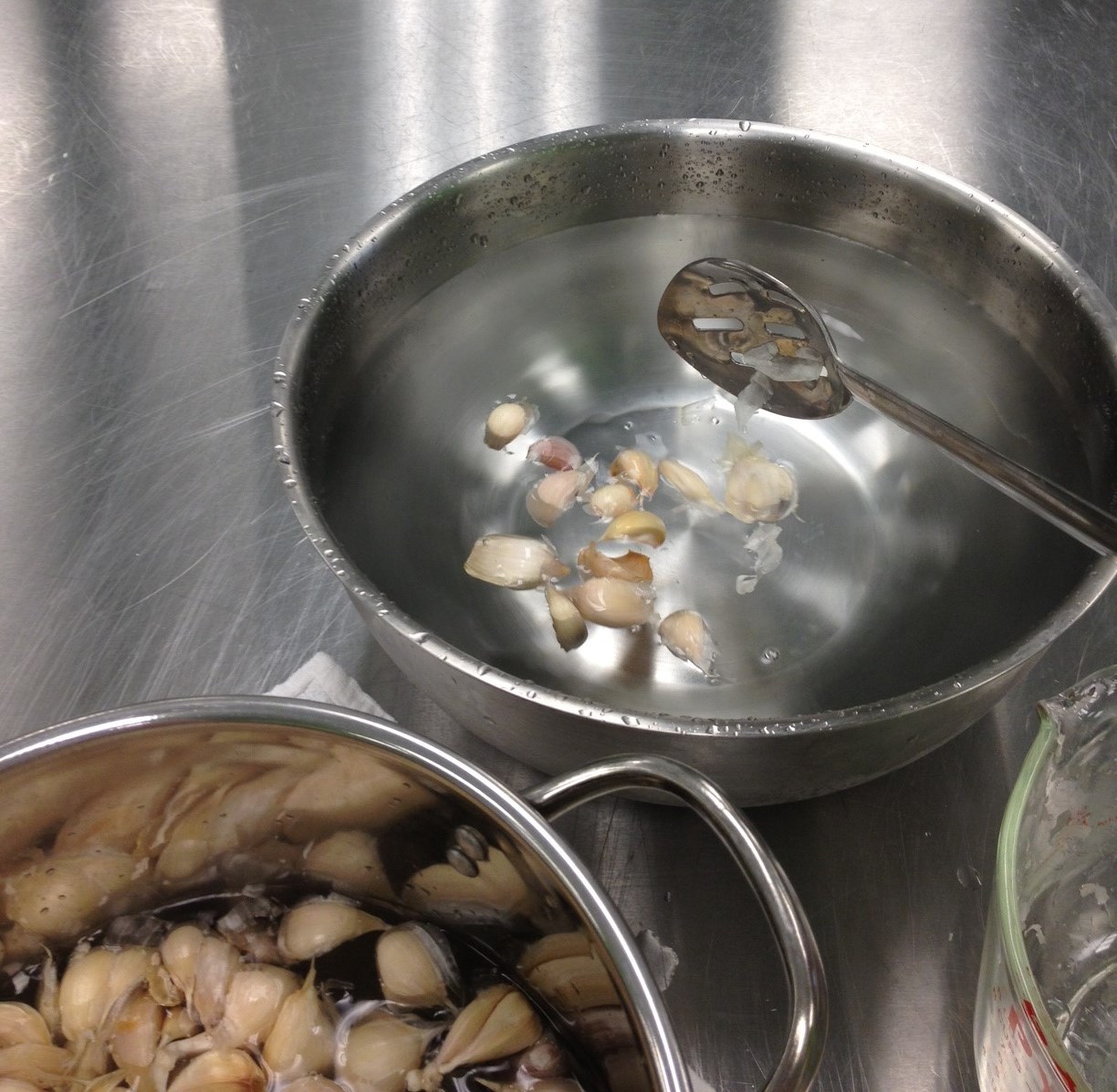 how to blanch garlic