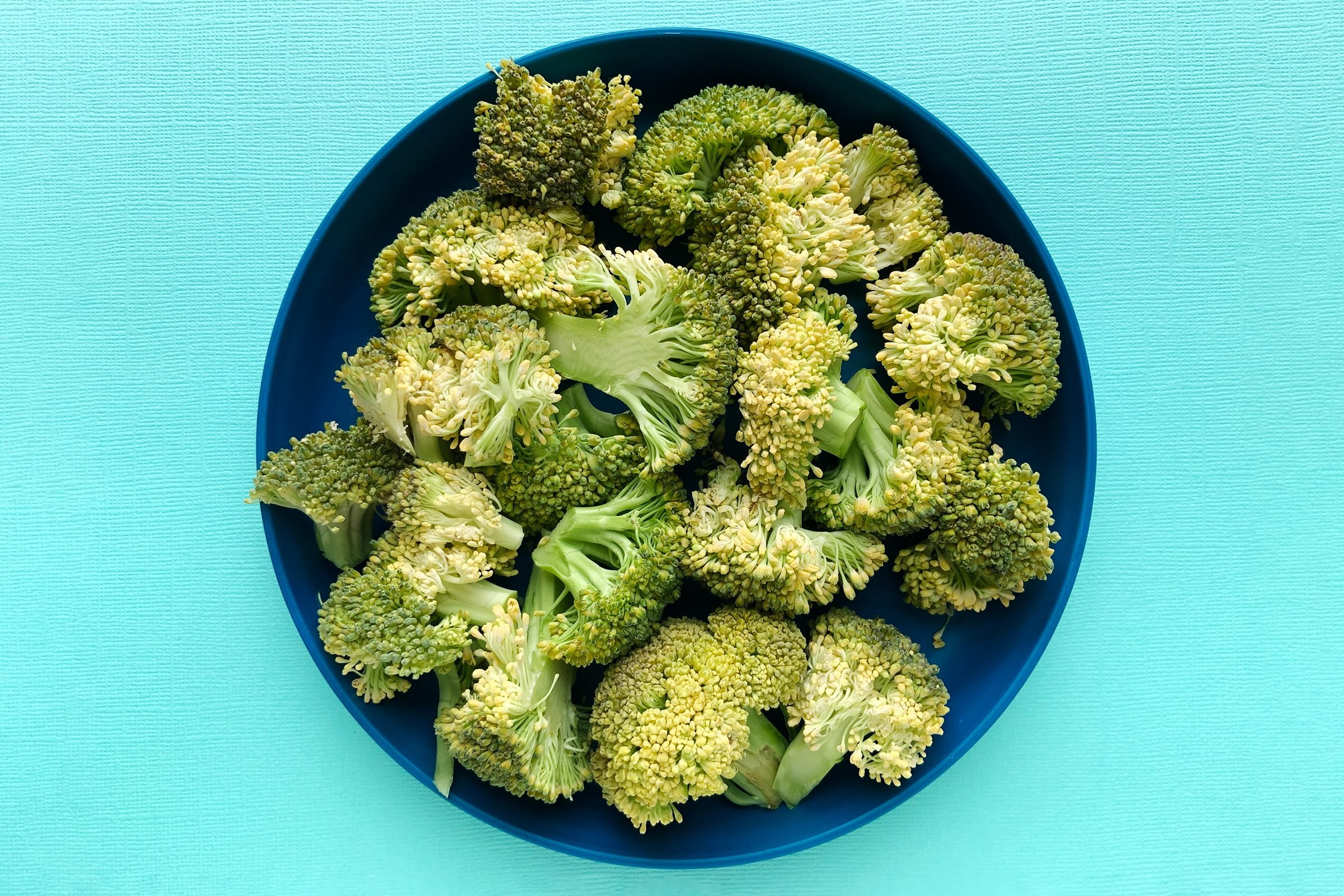 what does bad broccoli look like