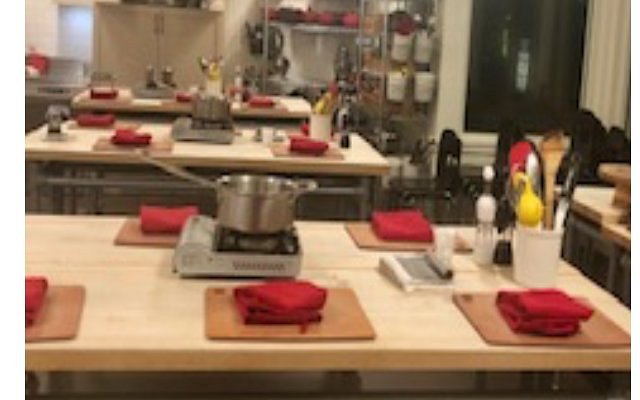 sur la table reviews