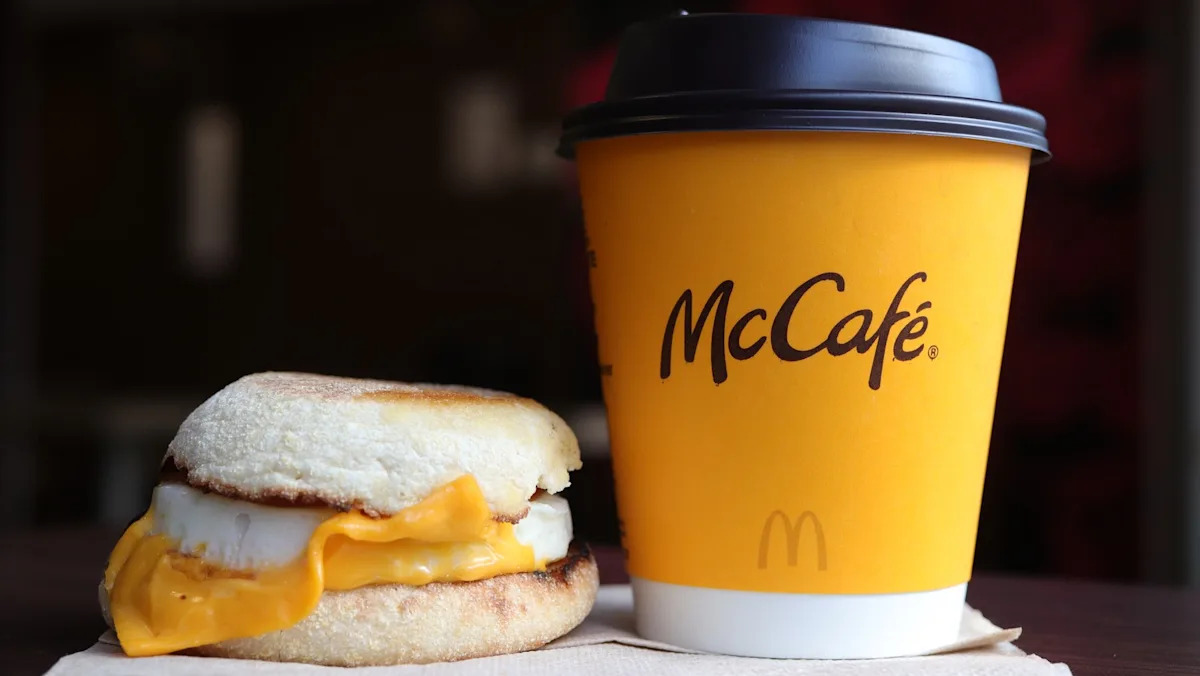 what time does mcdonald's switch from breakfast to lunch